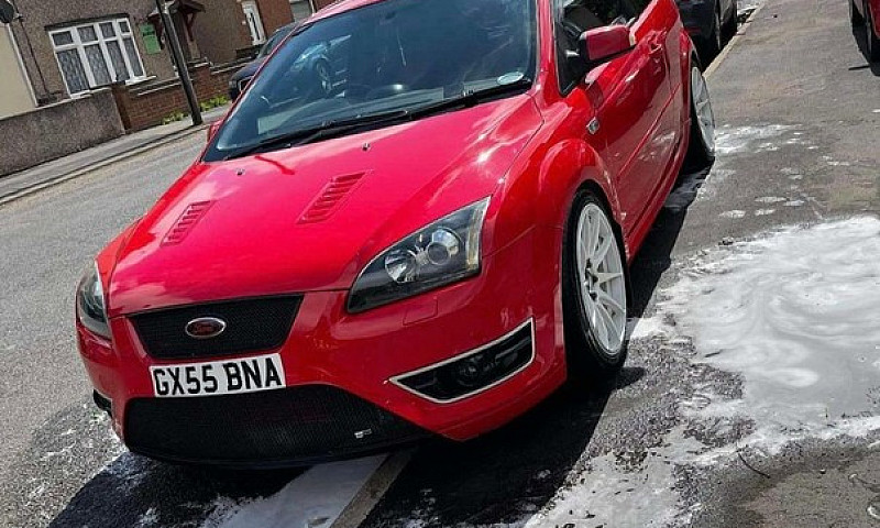 Ford Focus St-2 ...