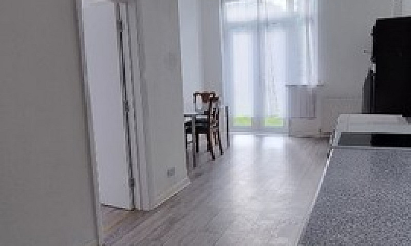 One Bedroom Garden F...