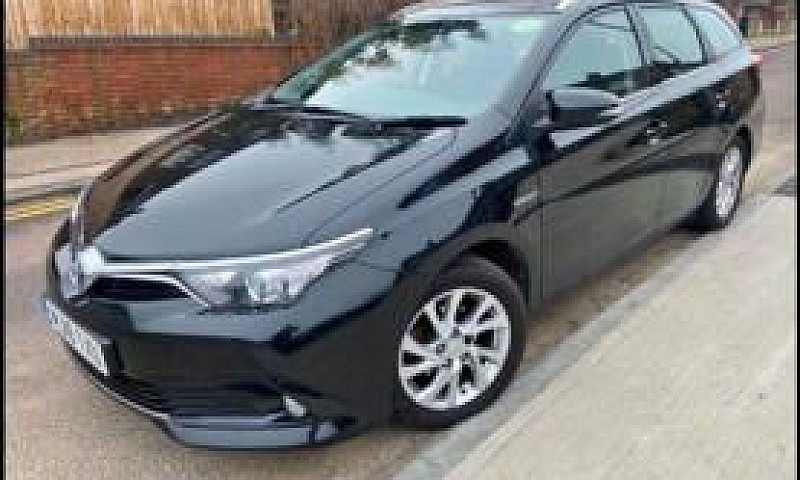 Toyota Auris ...