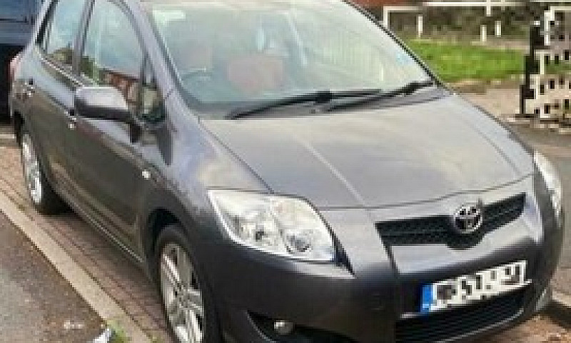 Toyota Auris ...