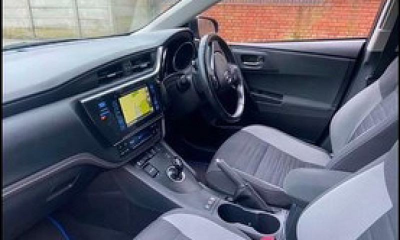 Toyota Auris ...
