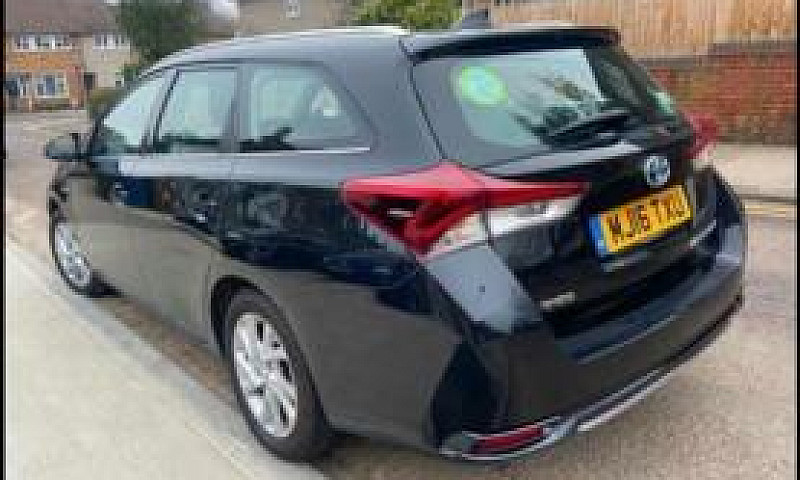 Toyota Auris ...