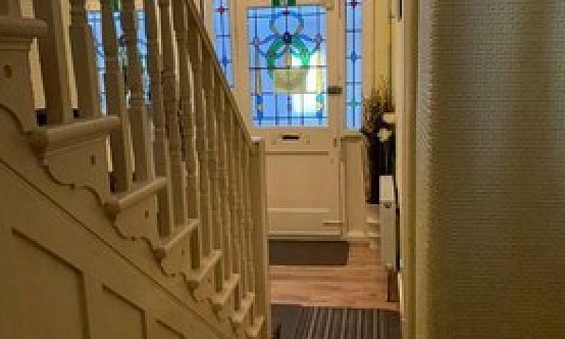 Large Double Room Wi...