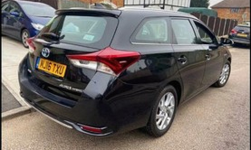 Toyota Auris ...