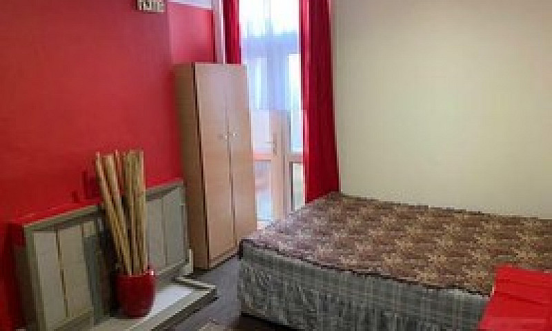 Large Double Room Wi...
