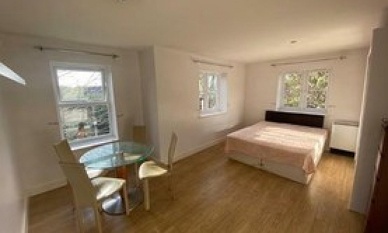 To Let 2 Bedroom Pro...