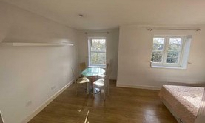 To Let 2 Bedroom Pro...