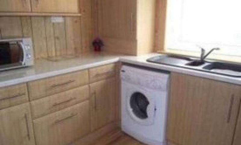 2 Bedroom Ground Flo...