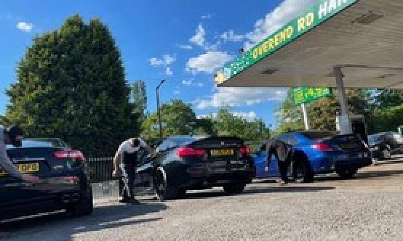 Hand Carwash & Garag...