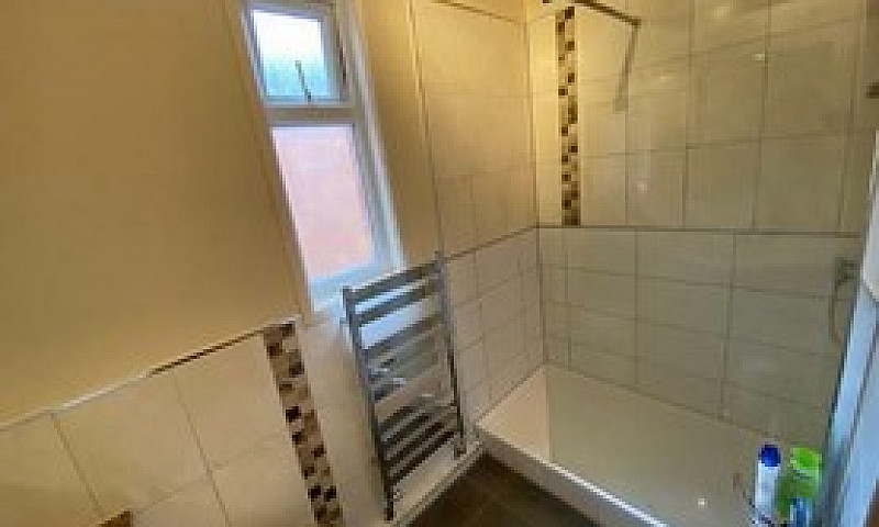 Large Double Rooms 5...