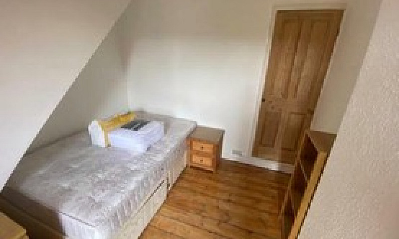 Large Double Rooms 5...