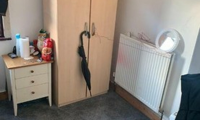 1 Single Room For Re...