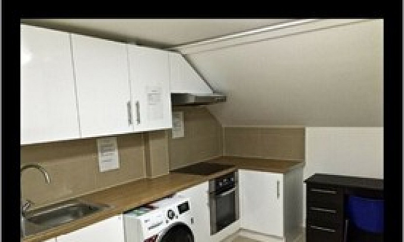 Large Double Room Wi...