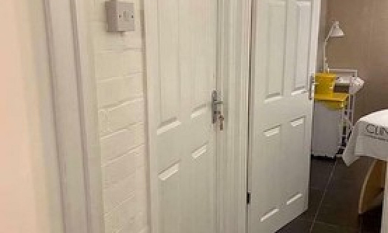 Beauty Room For Rent...