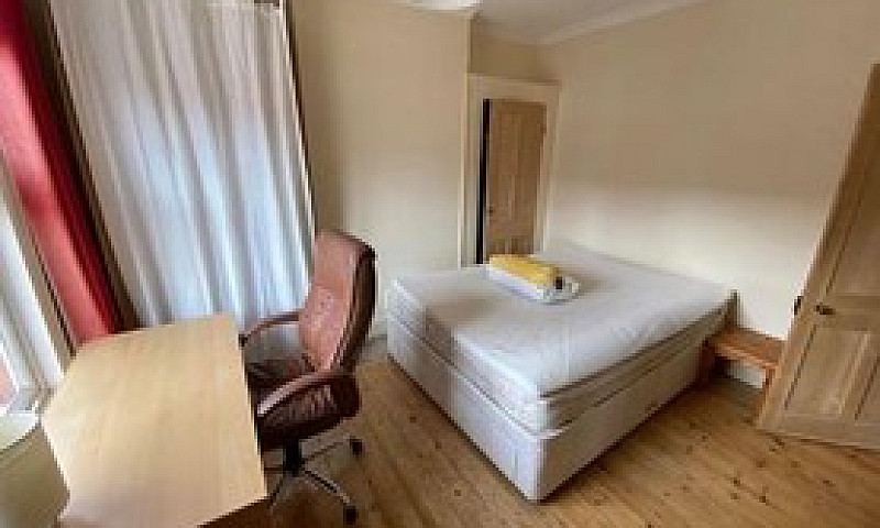 Large Double Rooms 5...
