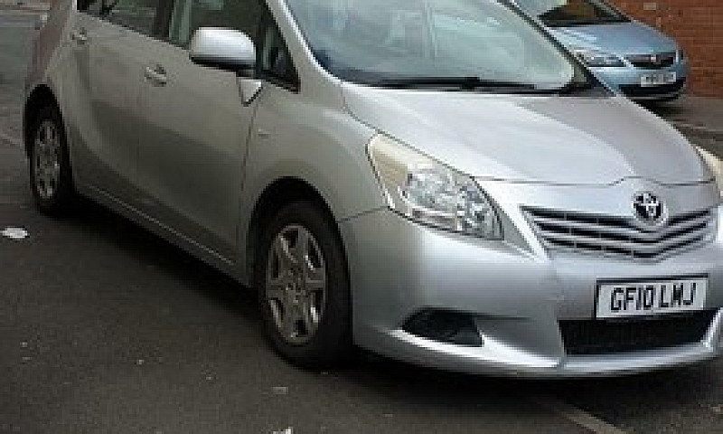  2010 Toyota Verso T...