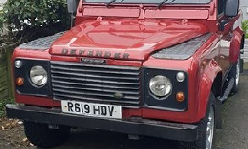 Land Rover Defender ...