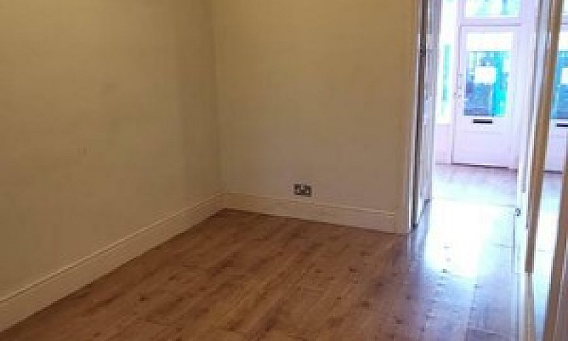 1 Bedroom House In W...