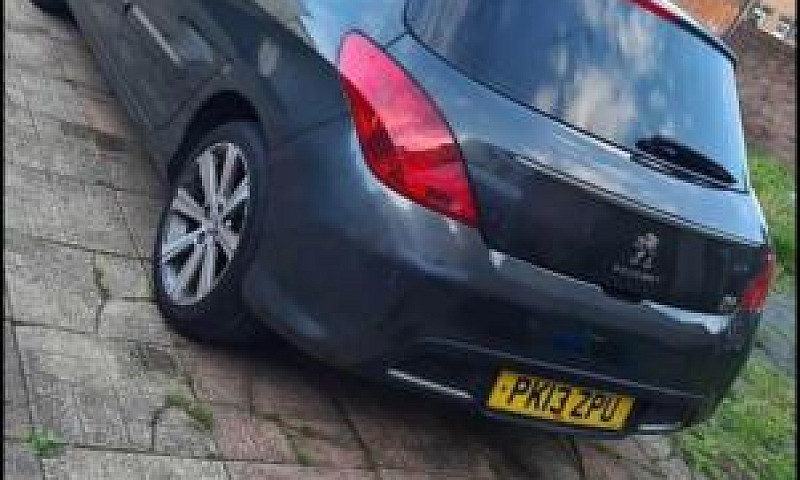 2013 Grey Peugeot 30...
