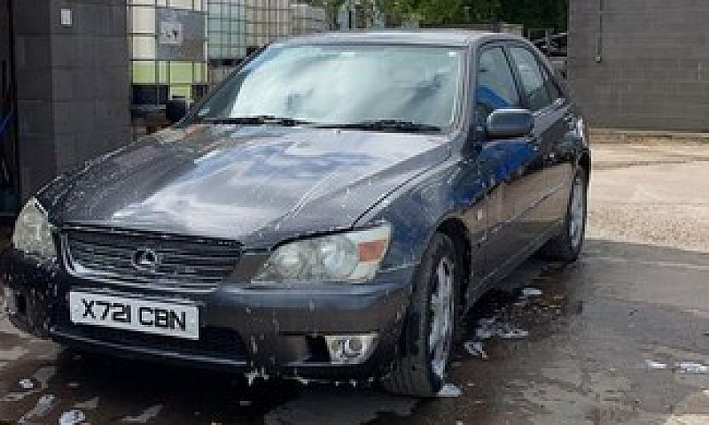 Lexus Is200...
