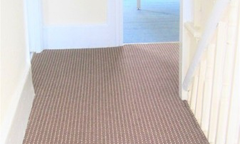 Spacious Victorian 4...