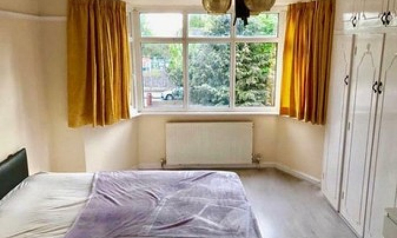 Double Bedrooms In K...