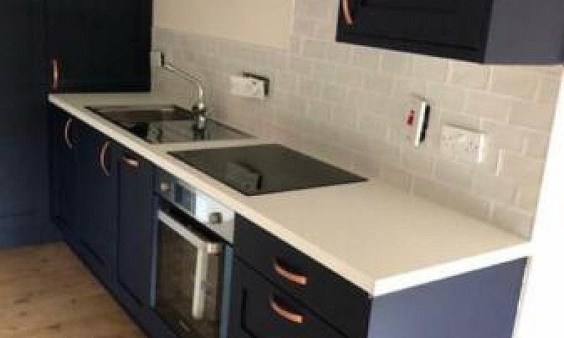 One Bed Apartment Av...