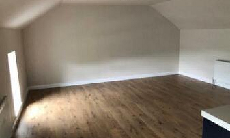 One Bed Apartment Av...
