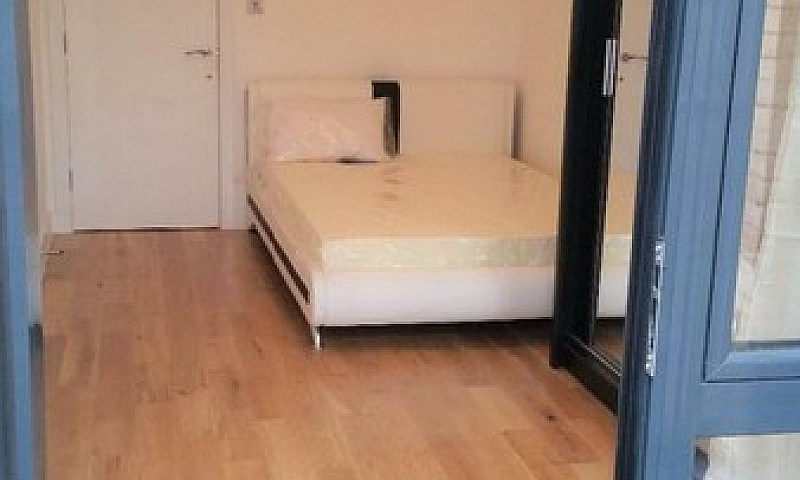 5 Bedroom Flat In An...