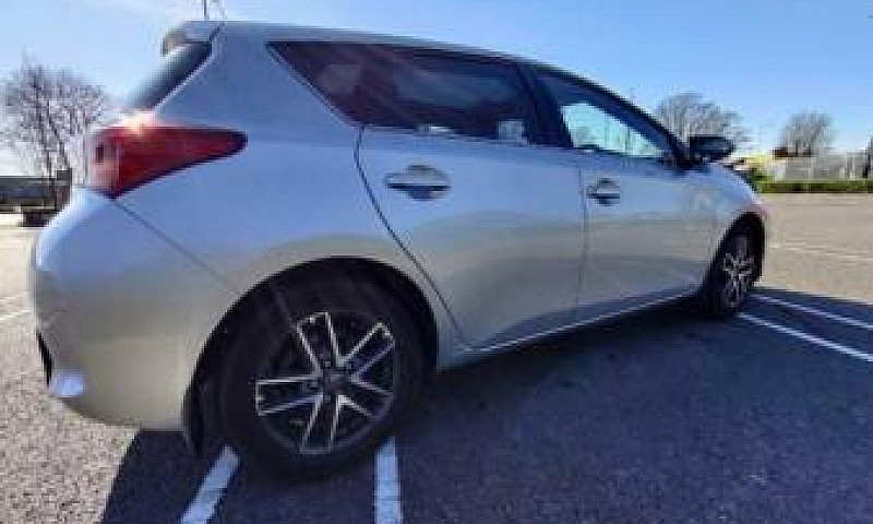 Toyota Auris Petrol...
