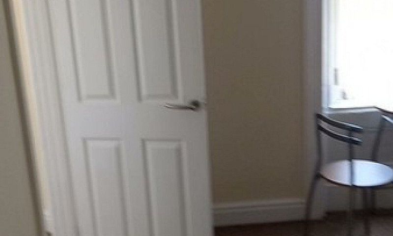 Nice Bright 2 Bed Fl...