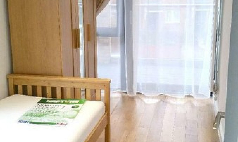 4 Bedroom Flat In An...