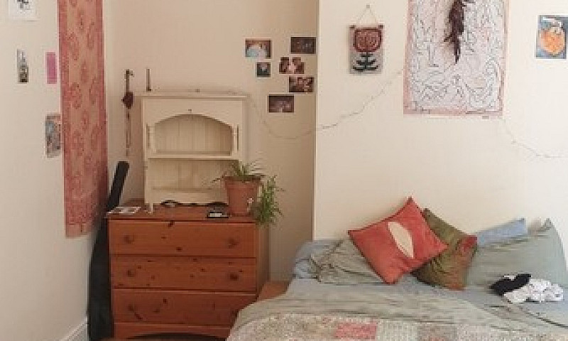 Large Accommodation/...
