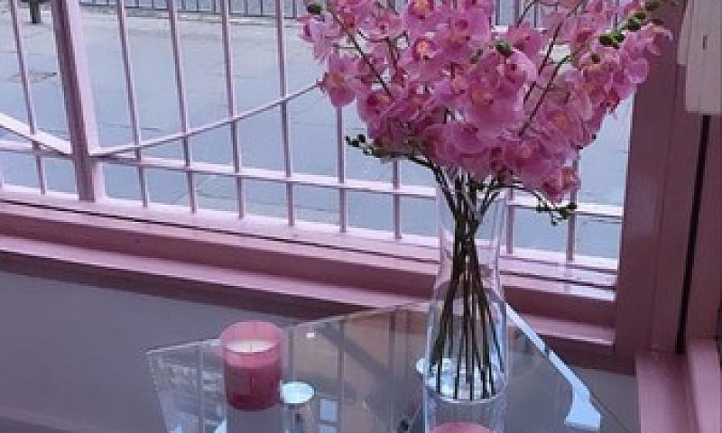 Clinic/Beauty Room T...