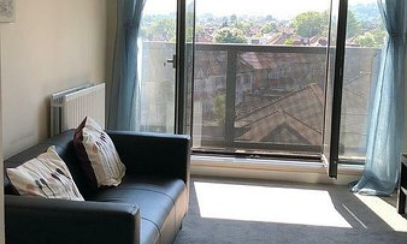 1 Bed Flat Savoy Cou...