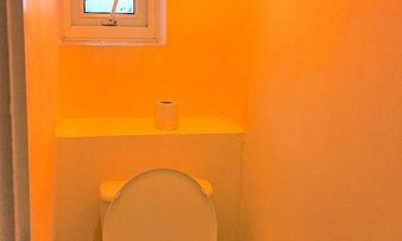 4 Bedroom Flat In Ol...