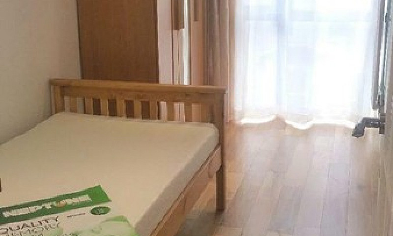 5 Bedroom Flat In An...