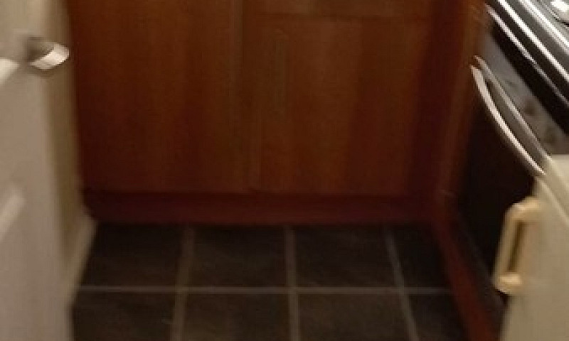 Nice Bright 2 Bed Fl...