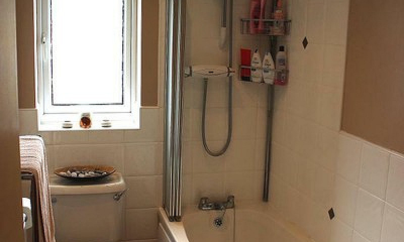 2 Bedroom House In B...