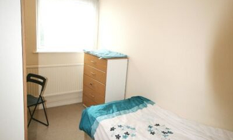 4 Double Bed Flat To...