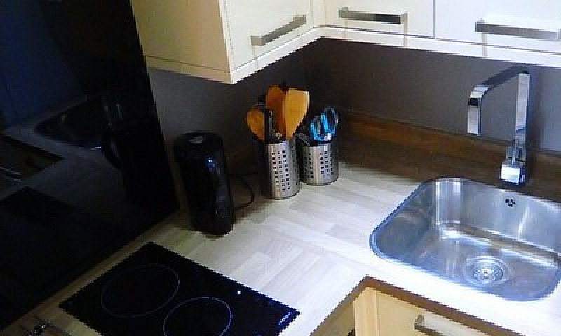 Luxury One Bedroom S...