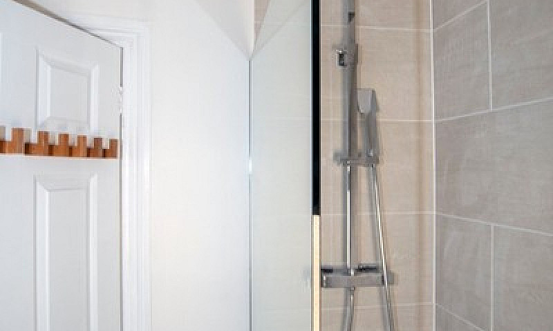 4 Bed In Kennington ...