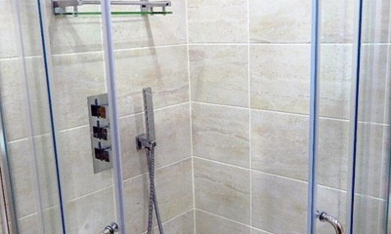 Luxury One Bedroom S...
