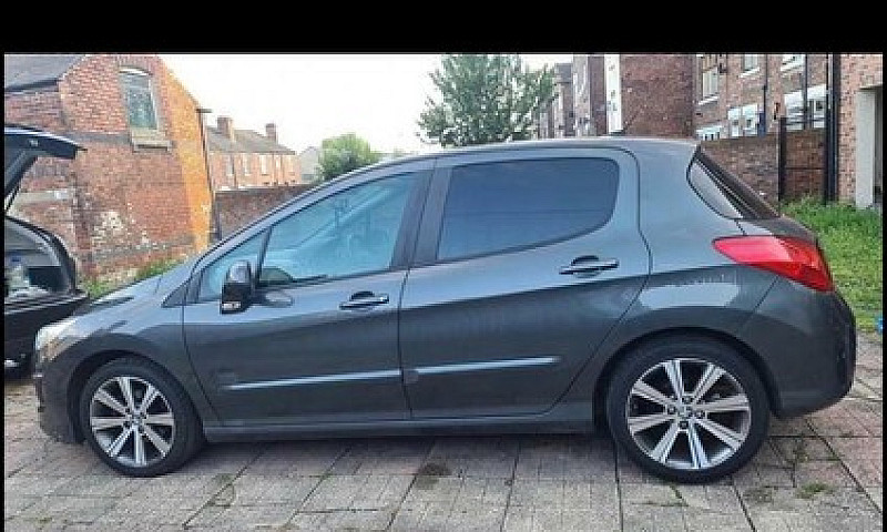 2013 Grey Peugeot 30...