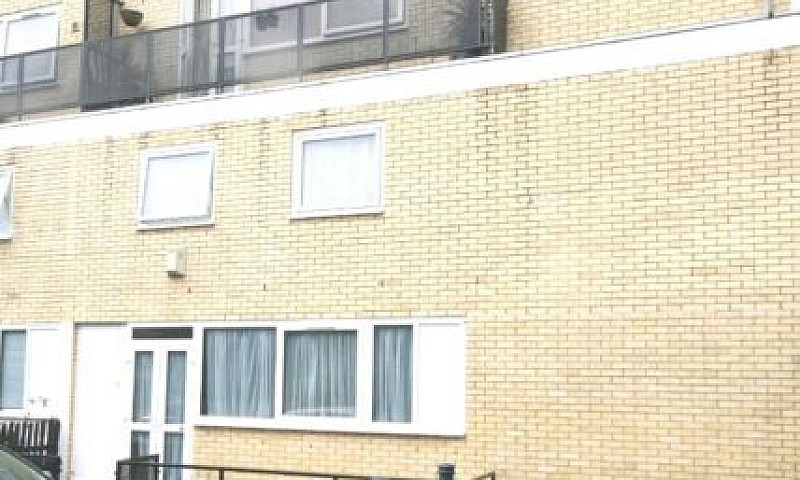 4 Double Bed Flat To...
