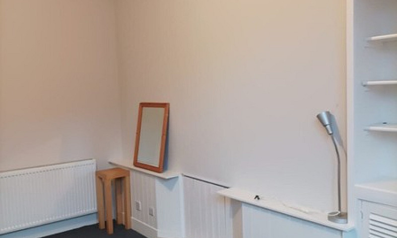 One Bedroom Flat To ...