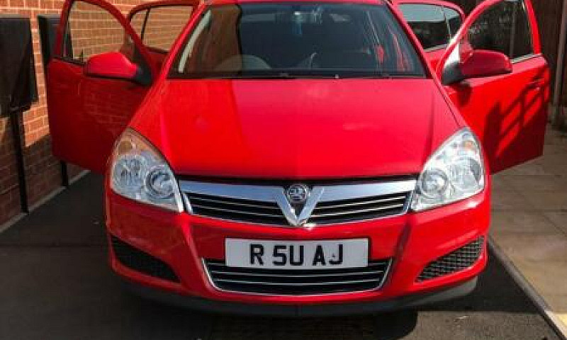 **Vauxhall Astra** L...