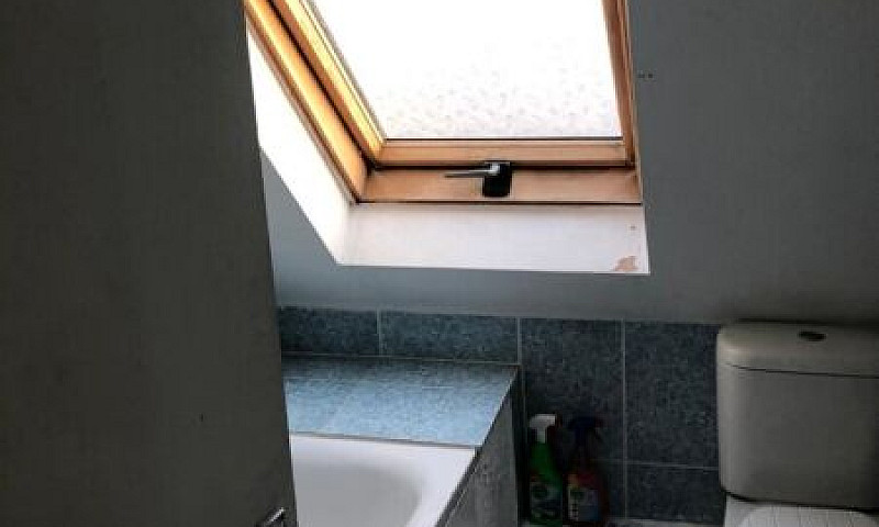 Studio Flat £850 Plu...