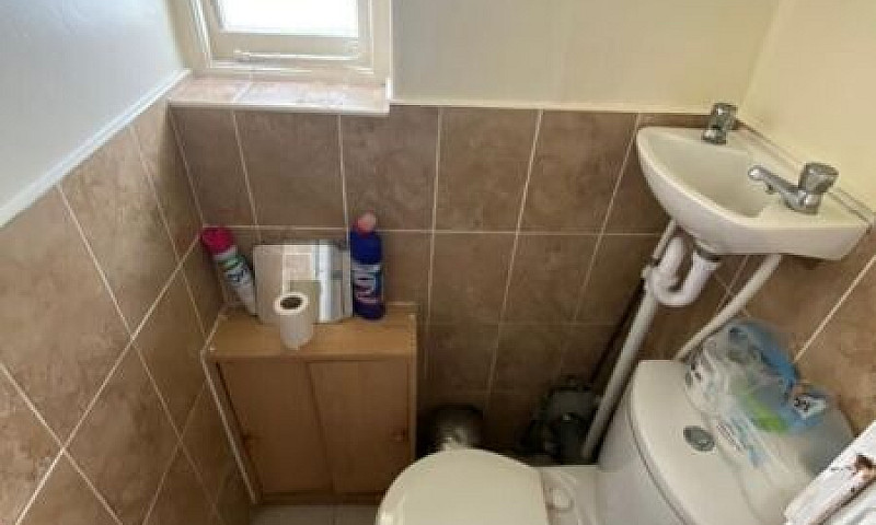 Spacious 3 Bedroom S...