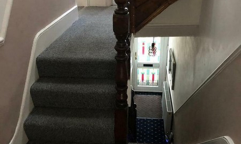 Huge 2 Bedroom Flat ...